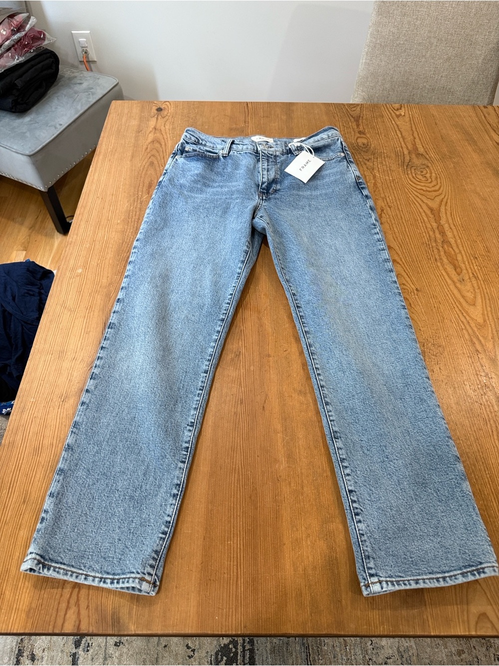 Frame Denim Women's Midrise Jeans in Medium Light Blue Wash